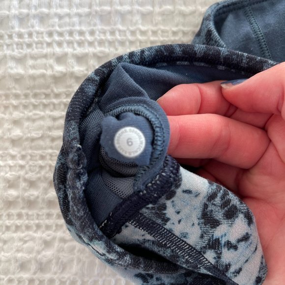 Lululemon Flow Y Bra Long Line Nulu Light Support, B/C Cup Indigo Lace Starlight - Picture 6 of 6